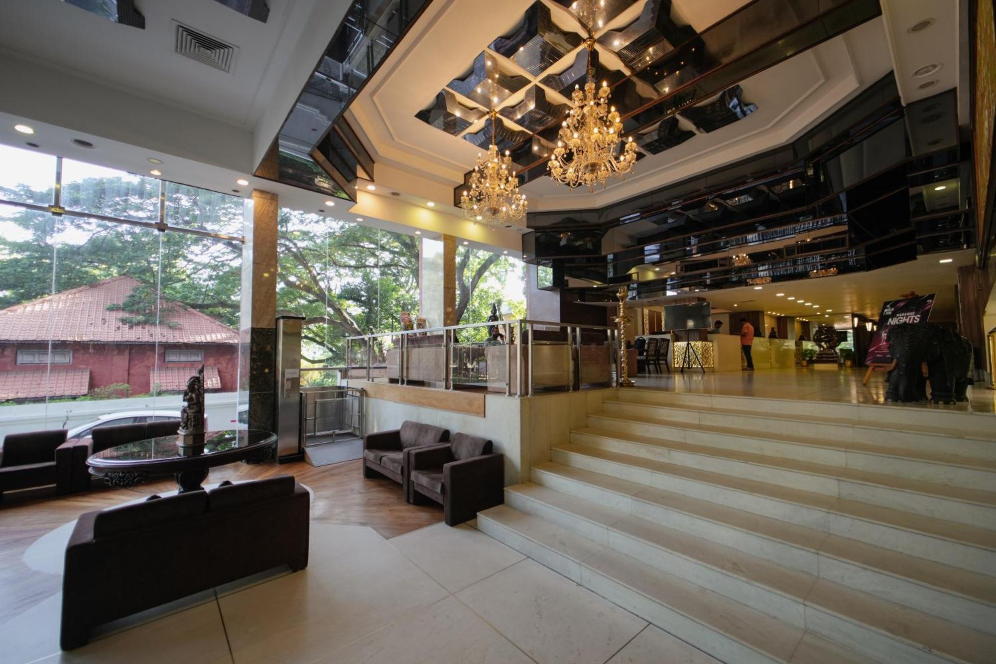 The South Park Hotel Thiruvananthapuram Eksteriør bilde