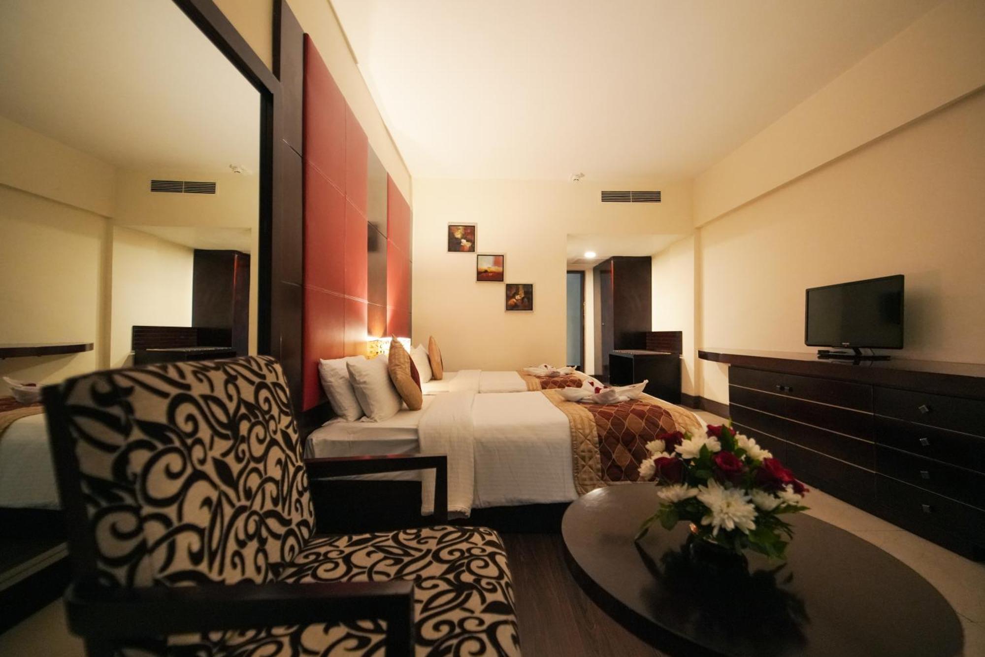 The South Park Hotel Thiruvananthapuram Eksteriør bilde