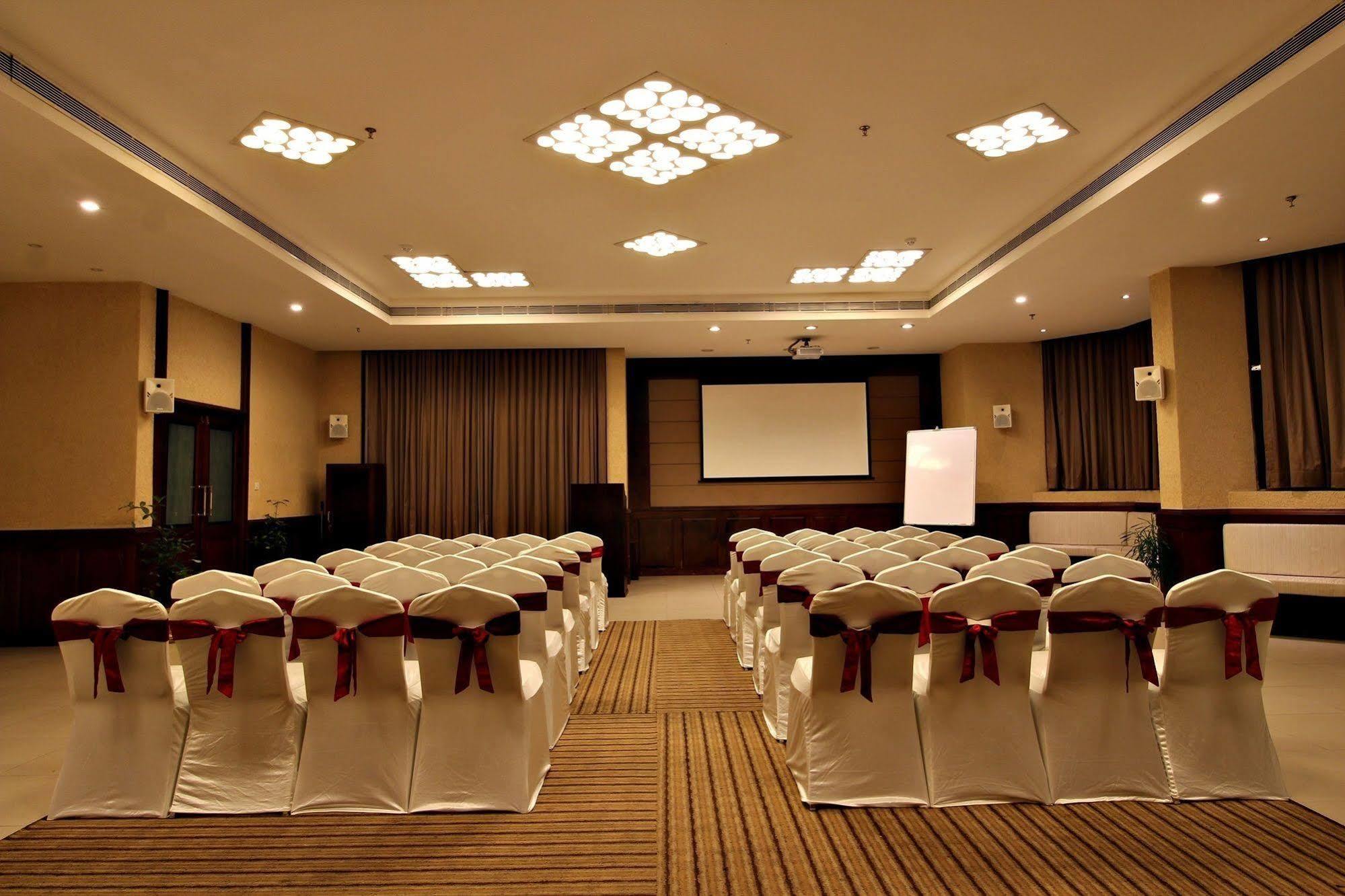 The South Park Hotel Thiruvananthapuram Eksteriør bilde