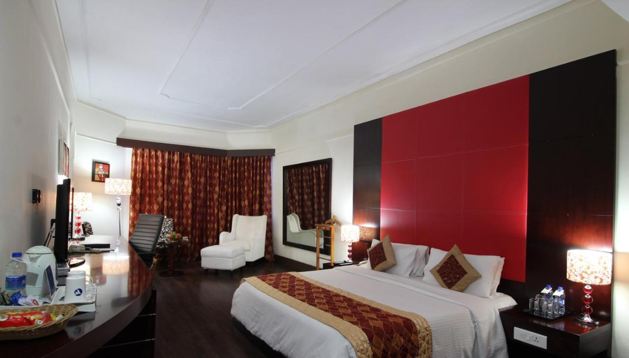 The South Park Hotel Thiruvananthapuram Eksteriør bilde