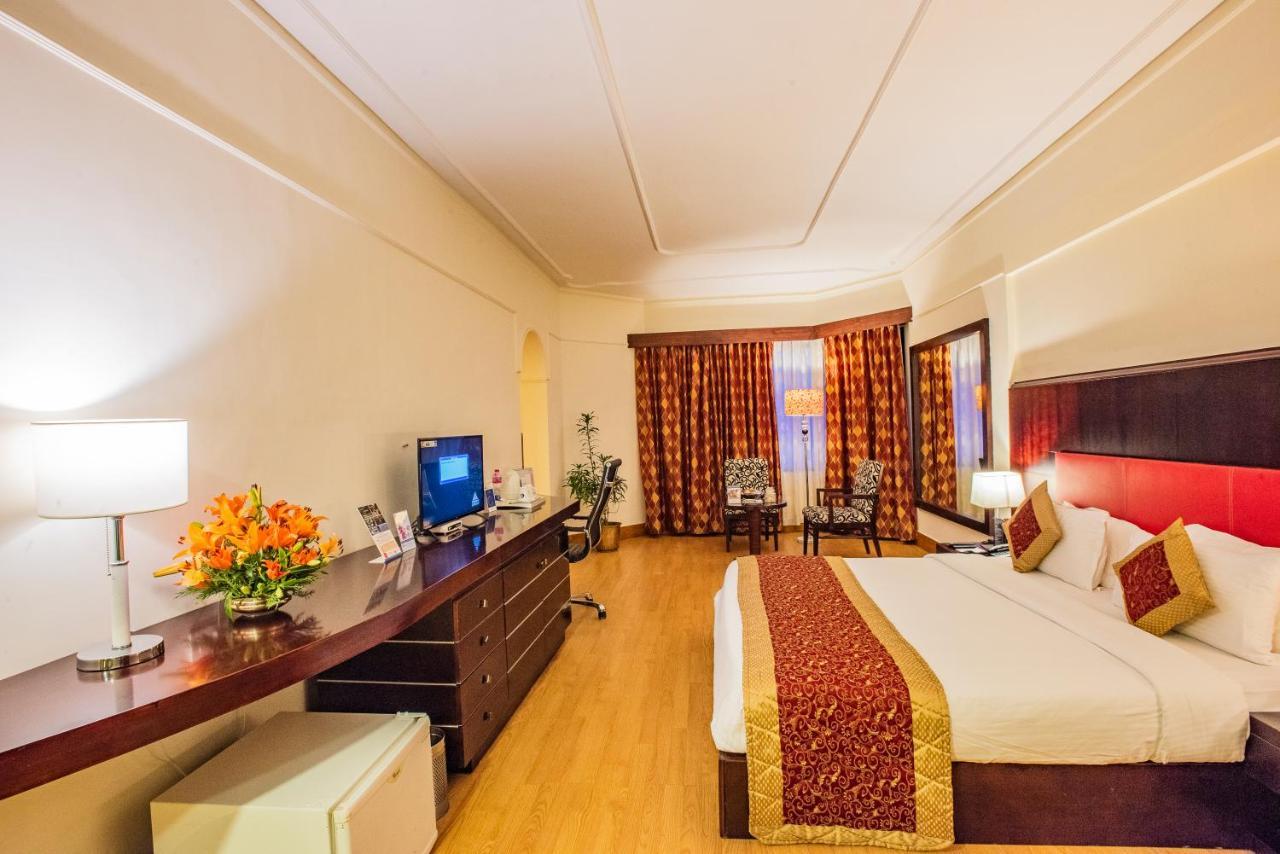 The South Park Hotel Thiruvananthapuram Eksteriør bilde