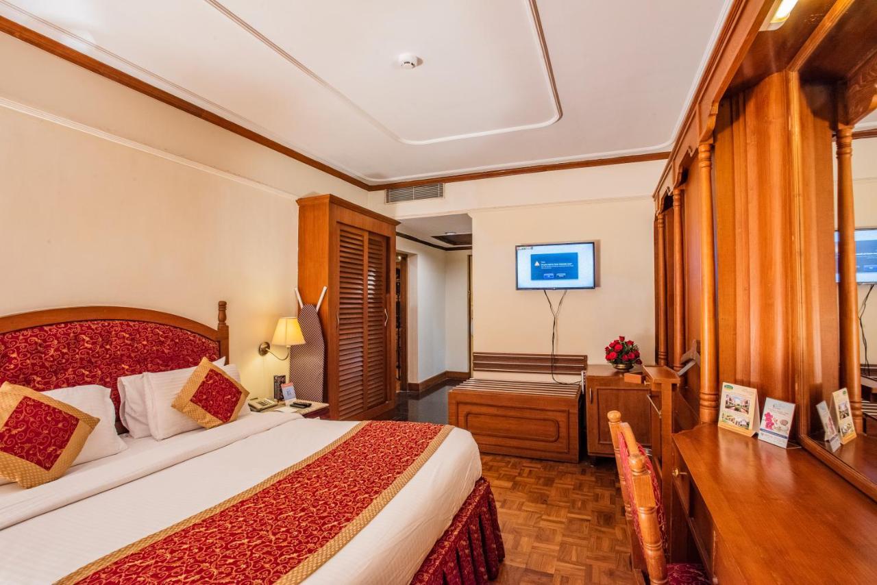 The South Park Hotel Thiruvananthapuram Eksteriør bilde