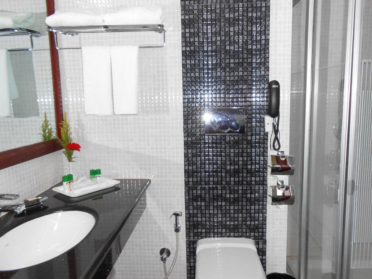 The South Park Hotel Thiruvananthapuram Eksteriør bilde