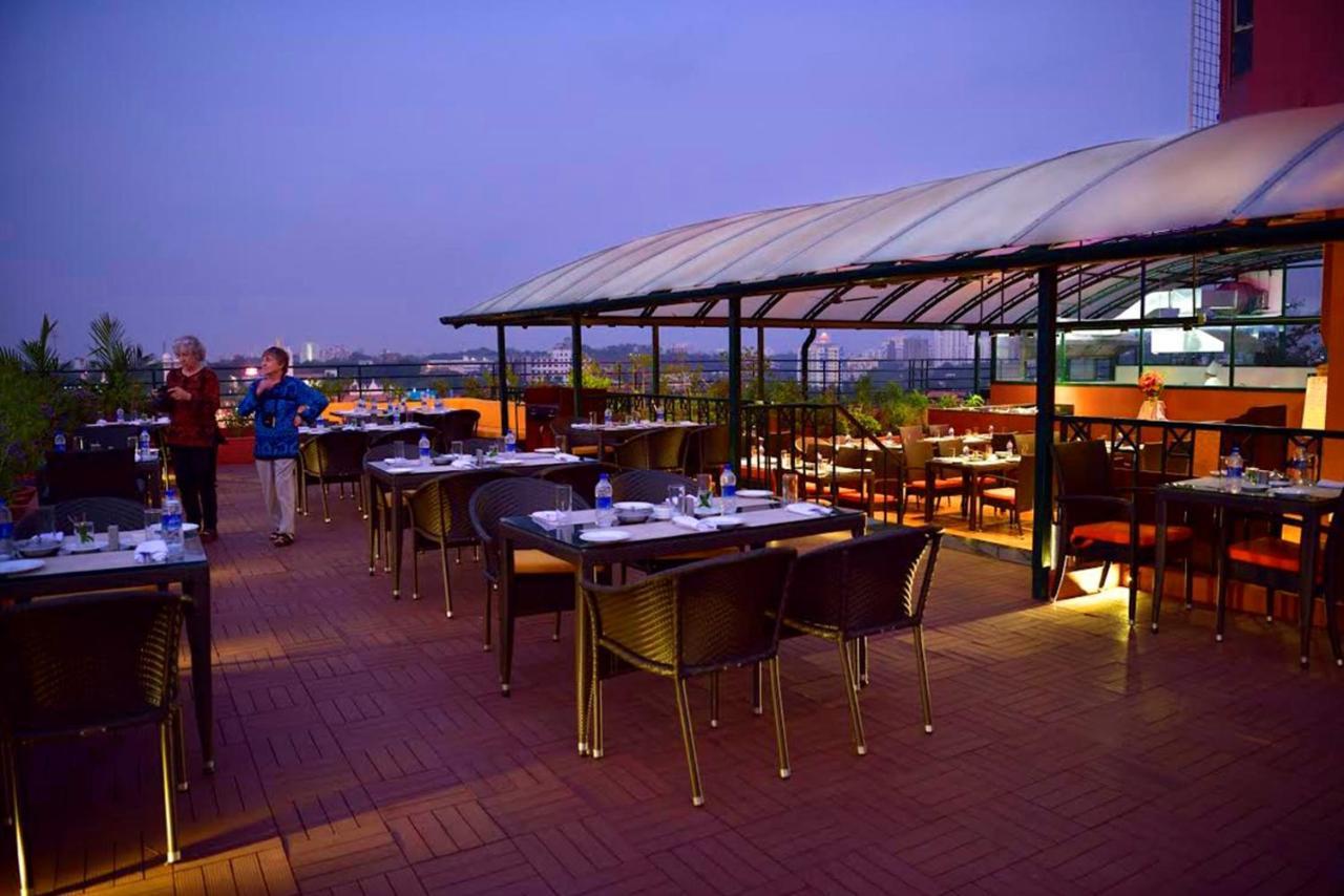 The South Park Hotel Thiruvananthapuram Eksteriør bilde